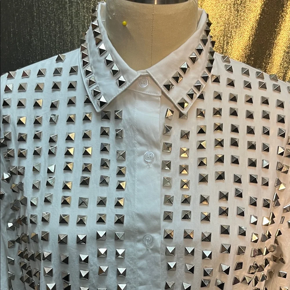โจ๐โโฌ Shop Akria White Oversized Button-Down Shirt ๐ Silver Pyramid Studs - Picture 1 of 5